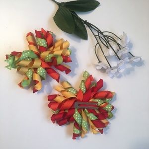 Girls korker bows. Bright colors!